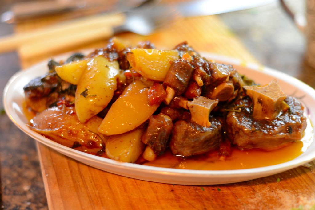 Carne de Panela com Batatas: Receita Macia e Saborosa

