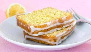 Bolo de Limão Fofinho com Cobertura: Receita Simples e Irresistível