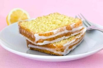 Bolo de Limão Fofinho com Cobertura: Receita Simples e Irresistível