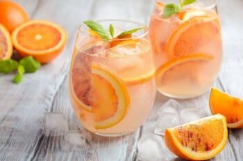 Drink Tropical com Gin e Frutas Cítricas: Refrescante e Fácil