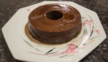 Pudim de Chocolate Cremoso: Receita Fácil e Irresistível