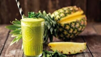 Bebida Refrescante de Abacaxi com Hortelã: Receita Natural, Saudável e Perfeita para o Verão