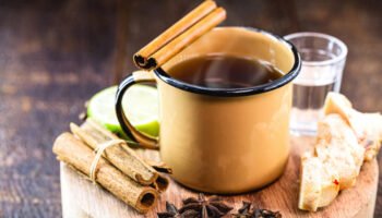Quentão Tradicional com Cachaça: Receita Perfeita para Festas Juninas