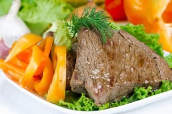 Carne Grelhada com Legumes: Receita Saudável e Saborosa