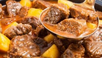 Guisado de Mandioca: Receita Completa, Fácil e Saborosa